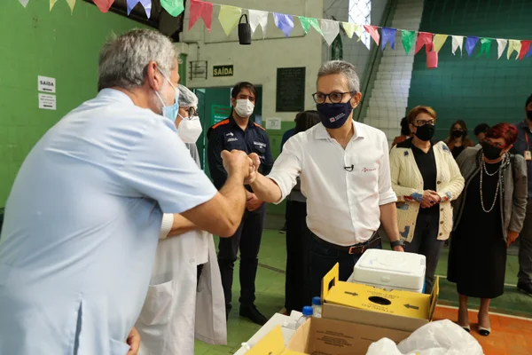 Zema acompanhou vacinação contra covid-19 em Juiz de Fora