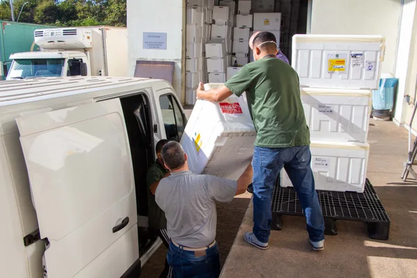 Mais de 840 mil doses de vacinas são distribuídas para Unidades Regionais de Saúde