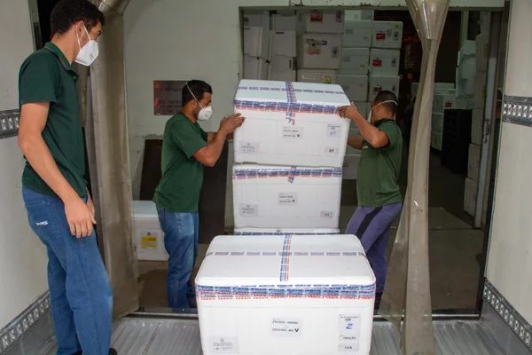 Chegada da 32ª remessa de doses de vacinas contra covid-19