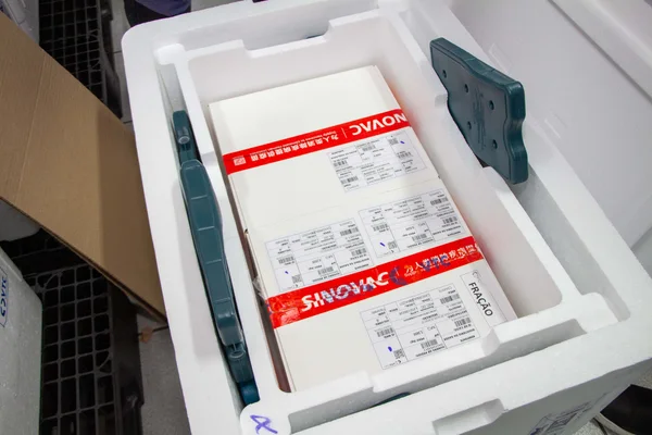 Chegada da 32ª remessa de doses de vacinas contra covid-19