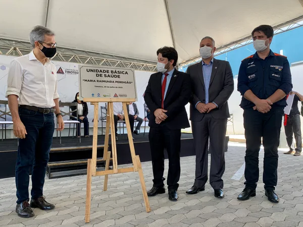 Em Timóteo, Zema participa de inauguração de UBS e entrega títulos de regularização fundiária