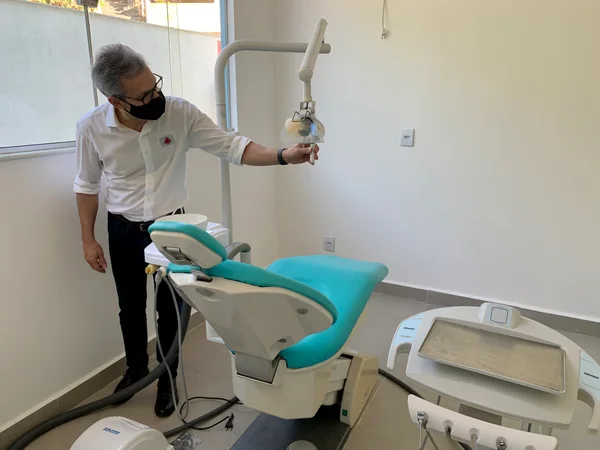 Em Timóteo, Zema participa de inauguração de UBS e entrega títulos de regularização fundiária
