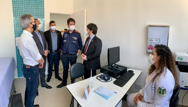 Em Timóteo, Zema participa de inauguração de UBS e entrega títulos de regularização fundiária