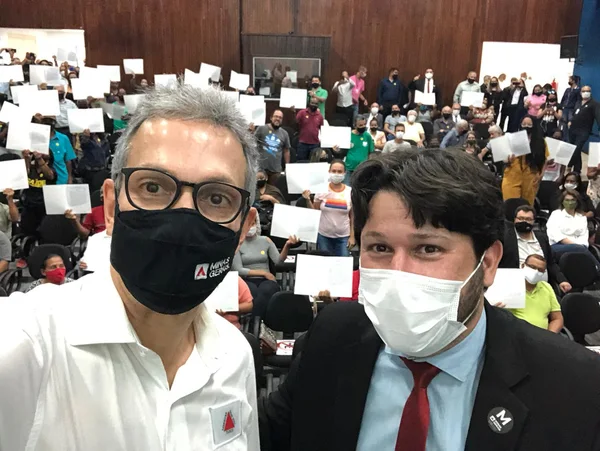 Em Timóteo, Zema participa de inauguração de UBS e entrega títulos de regularização fundiária