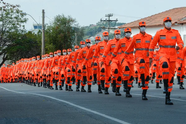 Governandor acompanha formatura de 500 novos soldados do Corpo de Bombeiros Militar de Minas Gerais