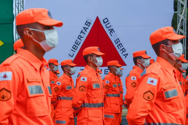 Governandor acompanha formatura de 500 novos soldados do Corpo de Bombeiros Militar de Minas Gerais