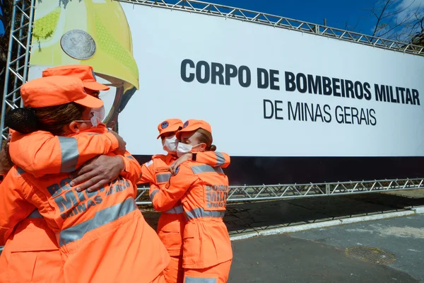 Governandor acompanha formatura de 500 novos soldados do Corpo de Bombeiros Militar de Minas Gerais