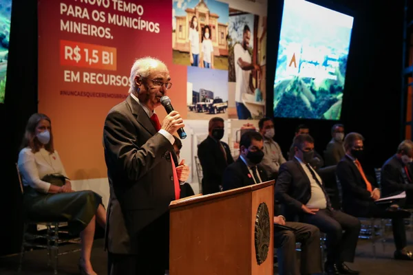 Governador Romeu Zema apresenta detalhes do repasse de R$ 1,5 bilhão destinado aos 853 municípios