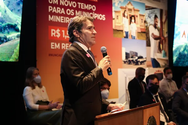 Governador Romeu Zema apresenta detalhes do repasse de R$ 1,5 bilhão destinado aos 853 municípios