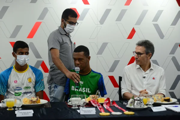 Romeu Zema recebe atletas mineiros olímpicos e paraolímpicos