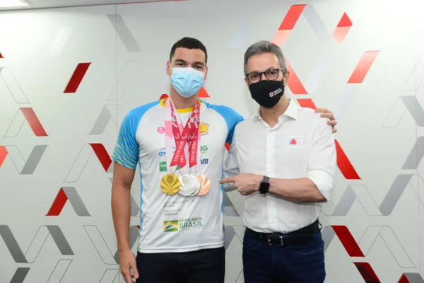 Romeu Zema recebe atletas mineiros olímpicos e paraolímpicos