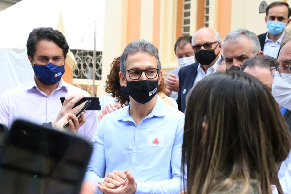 Entrega de Títulos de Regularização Fundiária Urbana em Barroso, no Campo das Vertentes