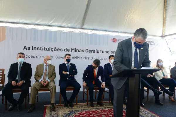 Assinatura do acordo para regularização de repasses da saúde aos municípios