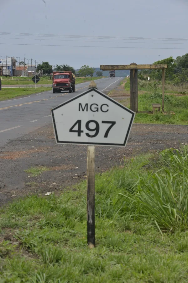 Governador detalha obras de recuperação na MGC-497, entre Uberlândia e Prata