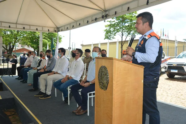 Entrega de kits da Defesa Civil e repasse para construção do heliponto anexo ao Hospital das Clínicas