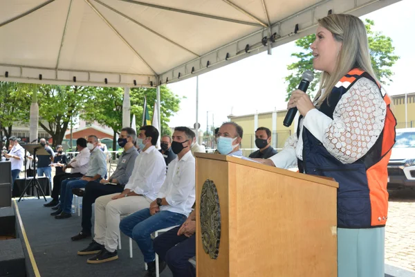 Entrega de kits da Defesa Civil e repasse para construção do heliponto anexo ao Hospital das Clínicas