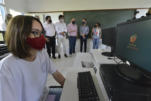 Governo de Minas anuncia investimentos na Educação que contemplam escolas estaduais e Universidade Federal do Triângulo Mineiro