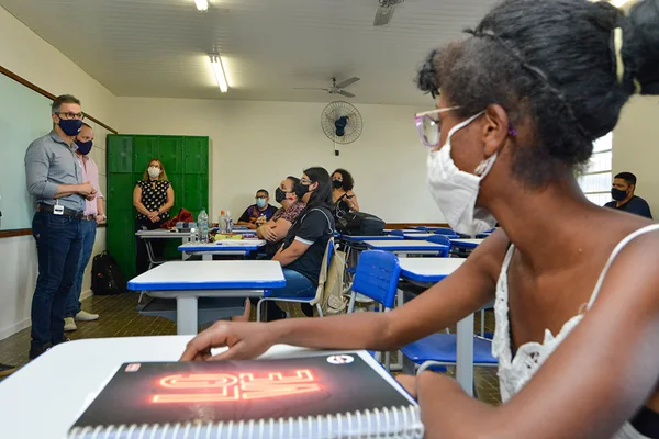 Governo de Minas anuncia investimentos na Educação que contemplam escolas estaduais e Universidade Federal do Triângulo Mineiro