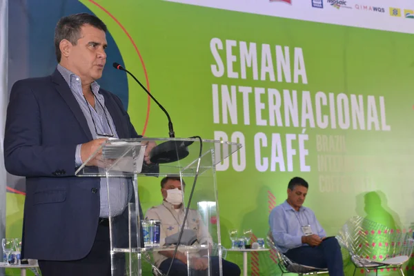 Governador em exercício, Paulo Brant destaca importância do café em feira internacional no Expominas, em BH