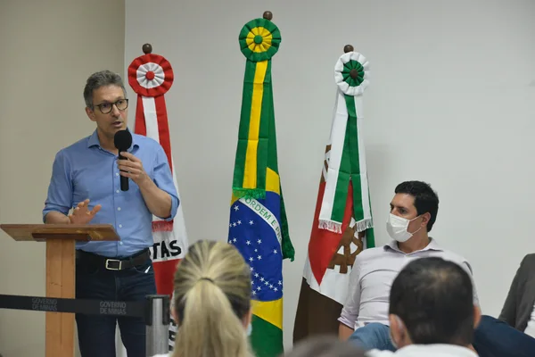 Governador destaca investimentos na educação e inaugura Sala Mineira do Empreendedor, em João Monlevade 