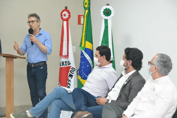 Governador destaca investimentos na educação e inaugura Sala Mineira do Empreendedor, em João Monlevade
