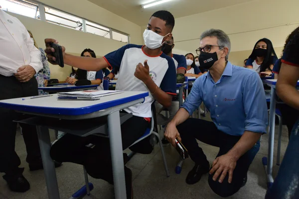 Governador destaca investimentos na educação e inaugura Sala Mineira do Empreendedor, em João Monlevade