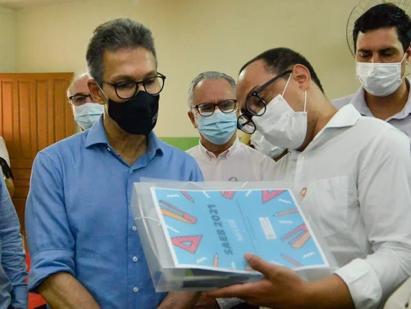 Governador destaca investimentos na educação e inaugura Sala Mineira do Empreendedor, em João Monlevade 