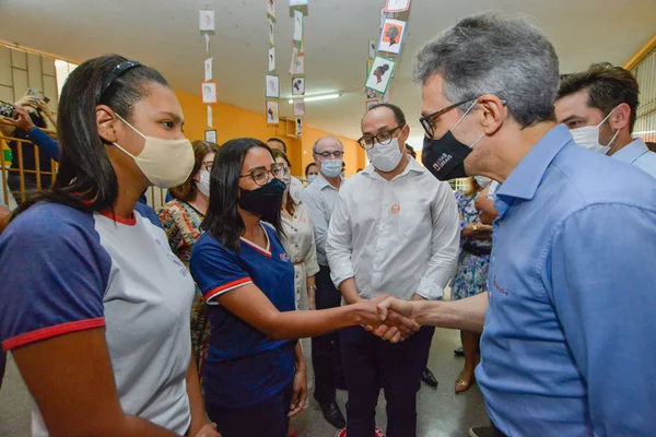 Governador destaca investimentos na educação e inaugura Sala Mineira do Empreendedor, em João Monlevade 