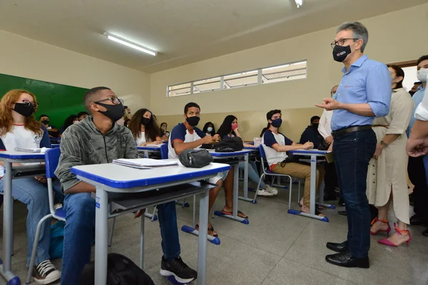 Governador destaca investimentos na educação e inaugura Sala Mineira do Empreendedor, em João Monlevade
