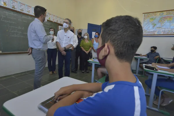 Escola Doutor Pompílio Guimarães é destaque nacional por projetos educacionais executados durante a pandemia