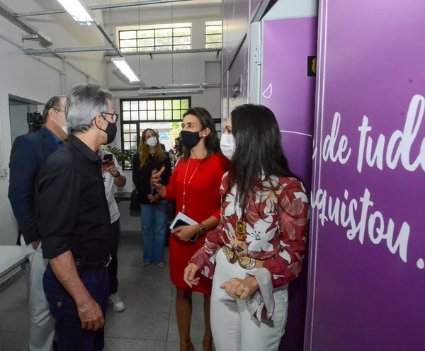 Governador vistoria a Casa da Mulher Mineira