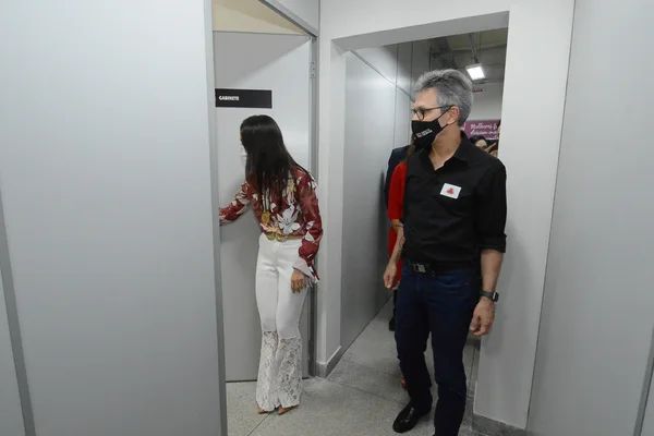 Governador vistoria a Casa da Mulher Mineira