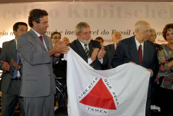 Governador Aécio Neves presta homenagem a José Alencar e a Juscelino Kubitscheck