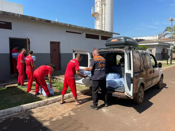Presos da Penitenciária de Uberlândia produzem lençóis para hospitais do município