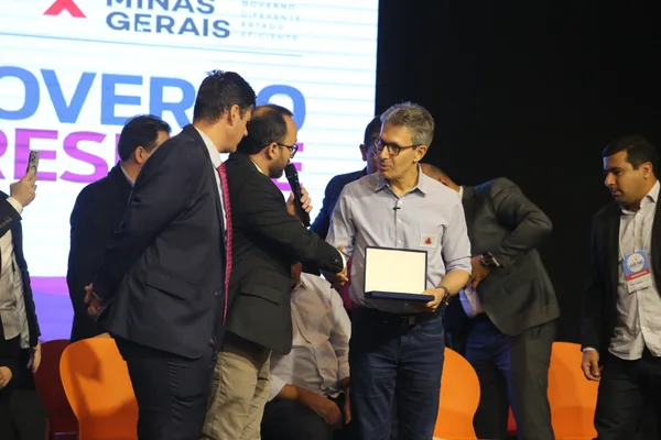 Governador se reúne com representantes do turismo da região do Pico da Ibituruna