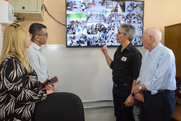 Governador visita em Muriaé escola estadual contemplada com recursos do Mãos à Obra