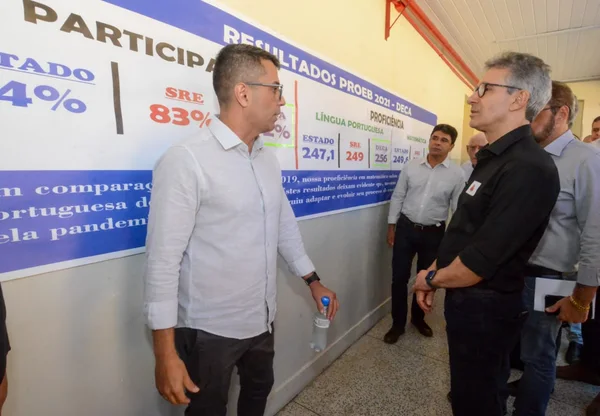 Governador visita em Muriaé escola estadual contemplada com recursos do Mãos à Obra
