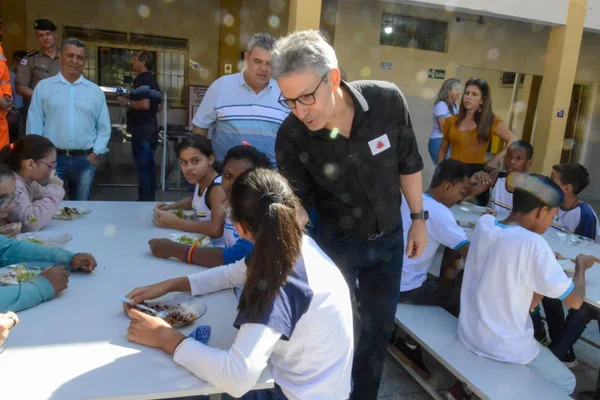 Governador visita em Muriaé escola estadual contemplada com recursos do Mãos à Obra