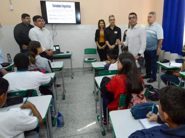 Governador visita em Muriaé escola estadual contemplada com recursos do Mãos à Obra