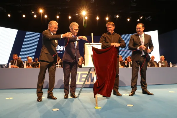 Governador participa do Dia da Indústria e da posse da diretoria da Fiemg