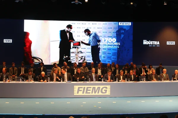 Governador participa do Dia da Indústria e da posse da diretoria da Fiemg