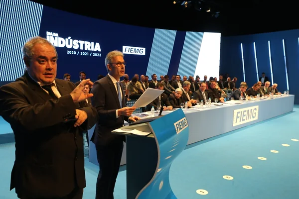 Governador participa do Dia da Indústria e da posse da diretoria da Fiemg