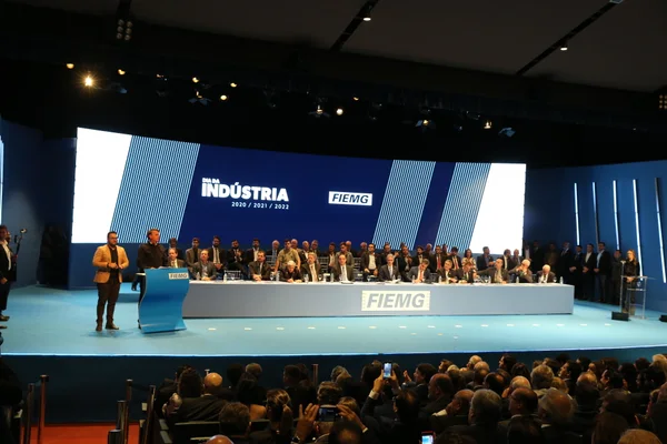 Governador participa do Dia da Indústria e da posse da diretoria da Fiemg