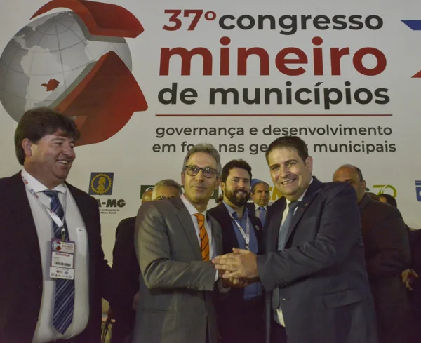 Governo de Minas quita dívida de R$ 7 bi com municípios