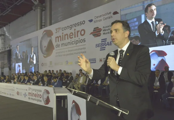 Governo de Minas quita dívida de R$ 7 bi com municípios
