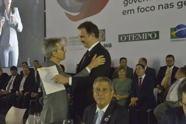 Governo de Minas quita dívida de R$ 7 bi com municípios