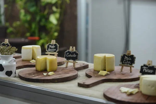 Araxá sedia Concurso Internacional do Queijo Artesanal