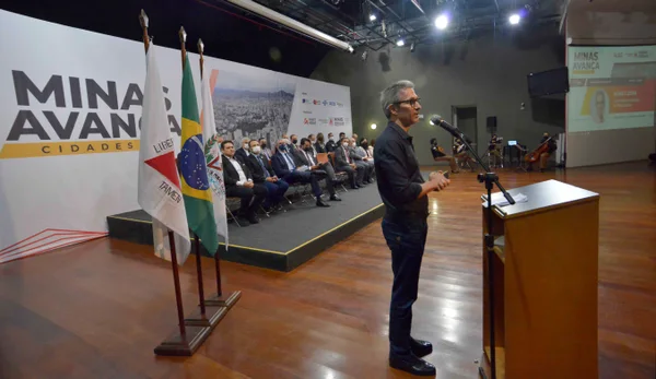 Governo de Minas lança linha de crédito de R$ 60 milhões para municípios realizarem regularização fundiária