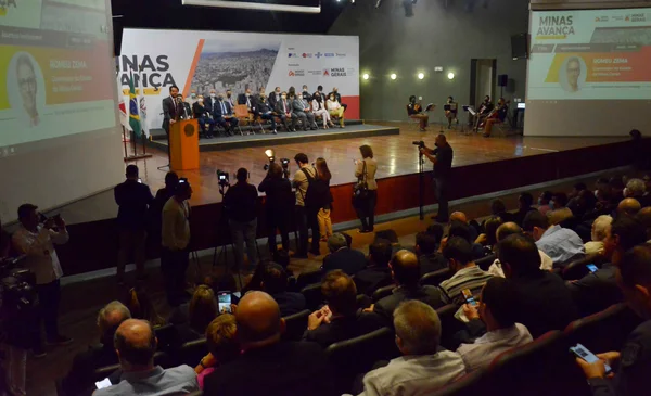 Governo de Minas lança linha de crédito de R$ 60 milhões para municípios realizarem regularização fundiária