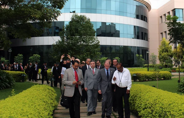 Governador visita empresa indiana de tecnologia de informação Infosys